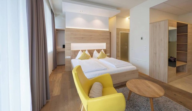 Comfort Studio With King-size Bed for 2 People 24-7 Check-in