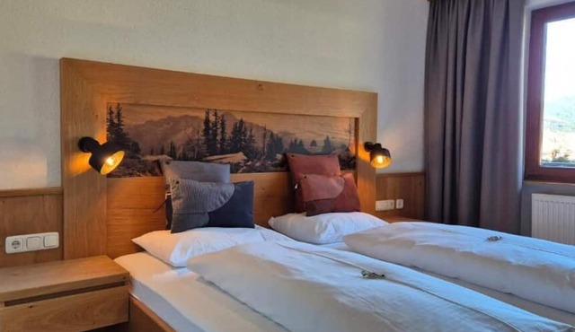 Hotel Dahoam by Miha