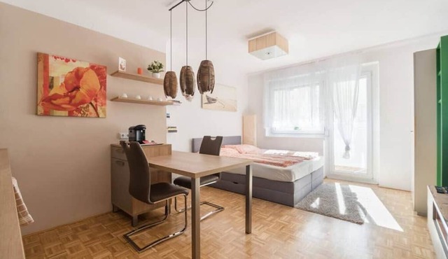 Cosy apartment near VIC (UNO City)