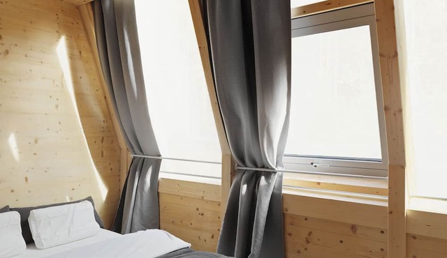 Mondholz - Urban Inn 24-7