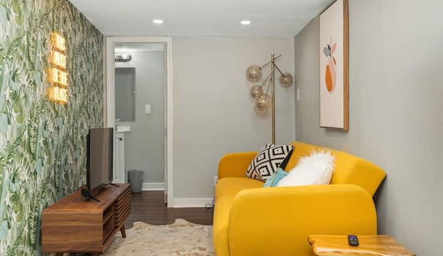 West Side Family-Friendly Modern Haven - Sleeps 12 in Atlanta