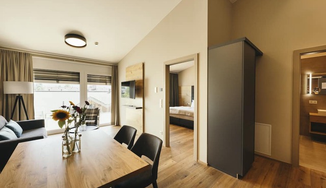 REMIND Apartments