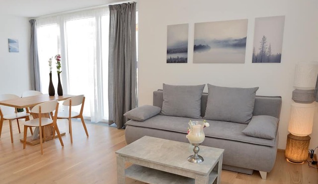 Beautiful Holiday Apartment "Olperer" with Wi-Fi, Garden and Terrace