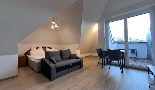 Quiet and central apartment with great connections