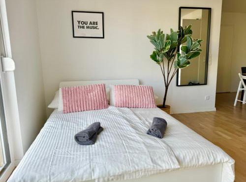 Modern Stylish Apartment with Balcony near Vienna in Wiener Neudorf