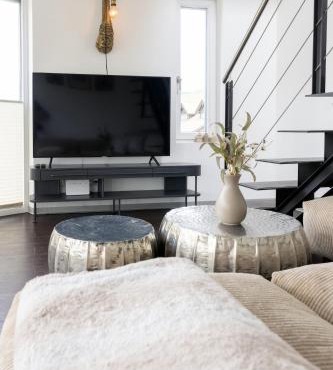 Helles Penthouse mit Dachterrasse & Bergblick