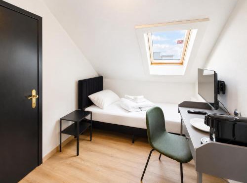 CROWN LIVING Basic Studios - Self Check-In - Free Parking - Highspeed WiFi - Ideal for Holiday and Work Stays