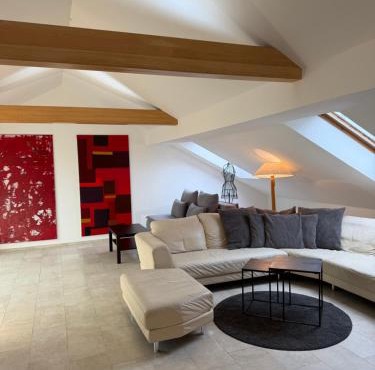 undertheroof at