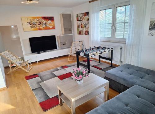 House with garden close to Vienna & Airport