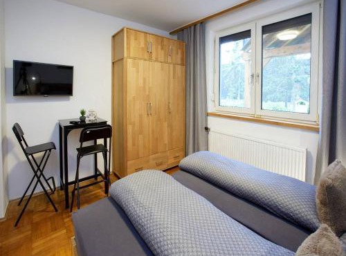 Ruhiges Doppelzimmer bei Wien mit eigenem Bad