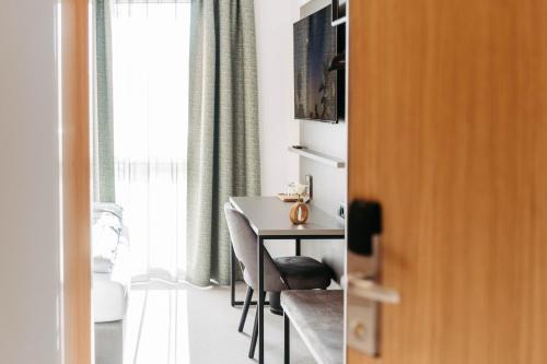 Easy Room - Self Check In - Out