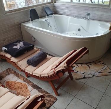 Ferienwohnung Tiroler Auszeit & Whirlpool
