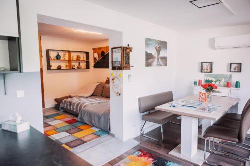 Bungalow Donaublick mit Pool und Garten