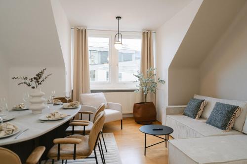 Comfy APT for 4-6, 5 min to center, metro & free parking