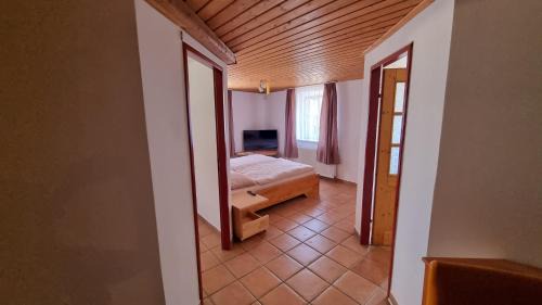 Villa Theresa Apartments