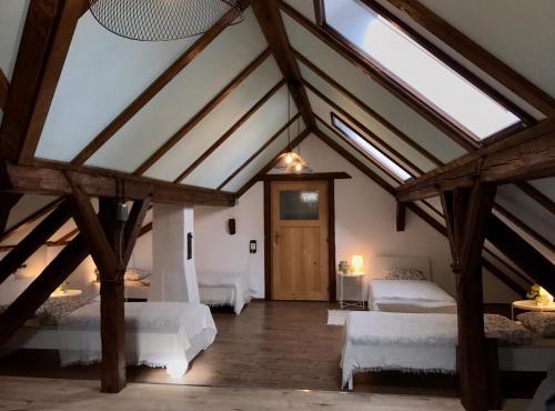 Jutta Deluxe Farmhouse