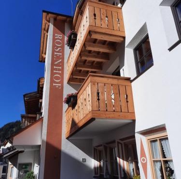 ROSENHOF- Premium & Landhaus Apartments & Wellness & Erlebnisbauernhof
