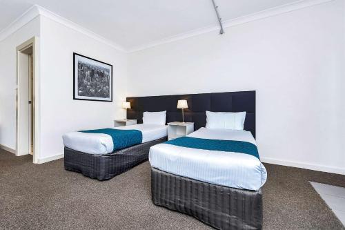 Comfort Inn & Suites Manhattan in Adelaide