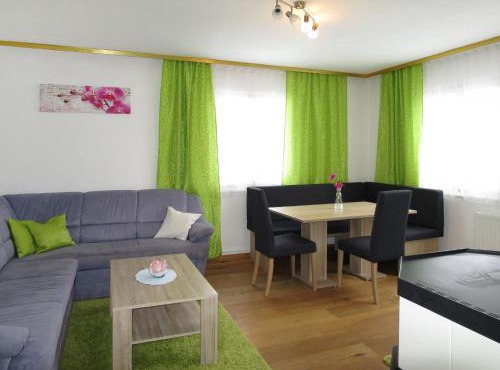 Holiday Home Landhaus Grüne Oase by Interhome